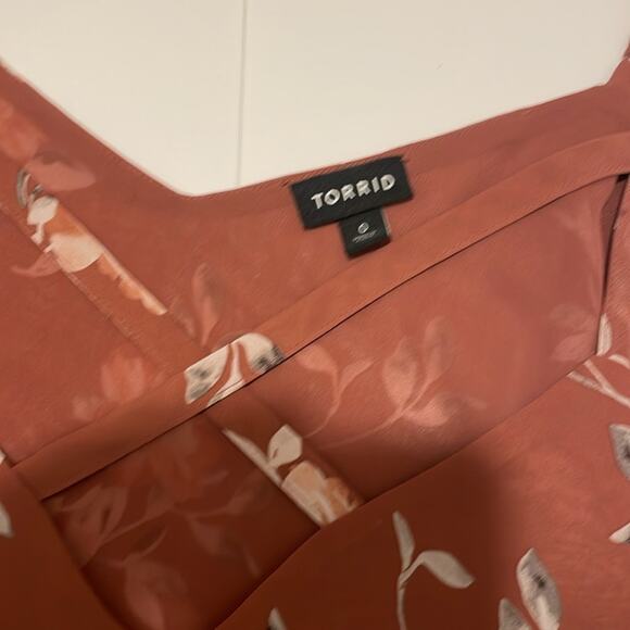 Torrid Brand Size 0 Sophie Chiffon Strappy Swing Cami Blouse Floral Mauve - Picture 3 of 5